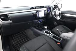 2019 Toyota Hilux SR5