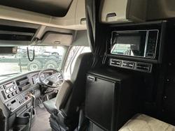 2021 Freightliner Cascadia 126 WHITE