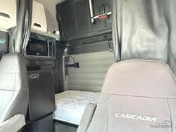 2021 Freightliner Cascadia 126 WHITE