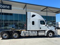 2021 Freightliner Cascadia 600 WHITE