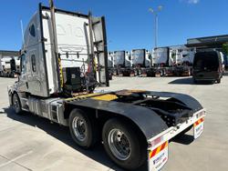 2021 Freightliner Cascadia 600 WHITE