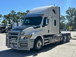 2021 Freightliner Cascadia 600 WHITE
