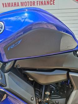2024 Yamaha YZF-R7LA BLUE