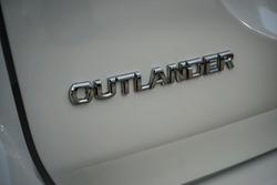 2021 Mitsubishi Outlander LS