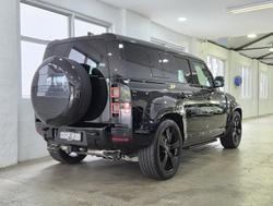 2025 Land Rover Defender 110 P525 V8