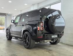 2025 Land Rover Defender 110 P525 V8