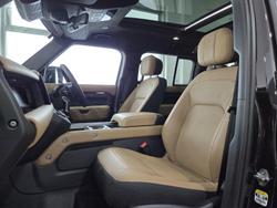 2025 Land Rover Defender 110 P525 V8
