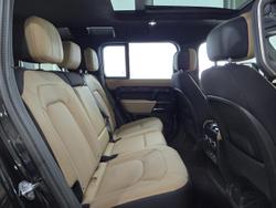 2025 Land Rover Defender 110 P525 V8