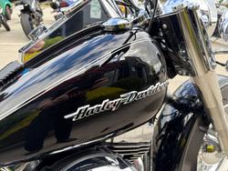 2017 HARLEY-DAVIDSON FLSTN SOFTAIL DELUXE Black