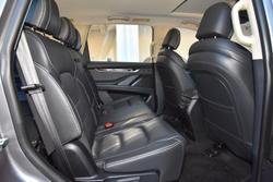 2021 LDV D90