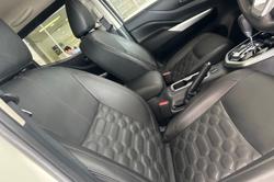 2024 Nissan Navara ST-X