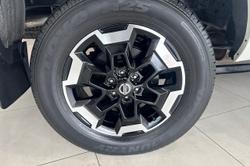 2024 Nissan Navara ST-X