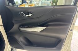 2024 Nissan Navara ST-X