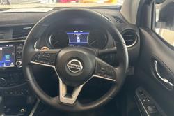 2024 Nissan Navara ST-X