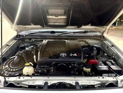 2005 Toyota Hilux SR5 KUN26R MY05 4X4 Sterling Silver