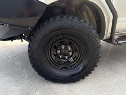 2005 Toyota Hilux SR5 KUN26R MY05 4X4 Sterling Silver