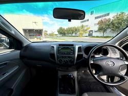 2005 Toyota Hilux SR5 KUN26R MY05 4X4 Sterling Silver