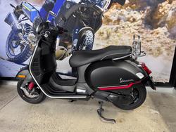 2021 VESPA GTS 300ie SUPER BLACK
