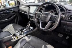 2022 Isuzu MU-X LS-T