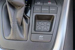 2024 Toyota RAV4 GXL