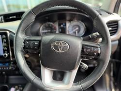 2022 Toyota Hilux SR5