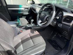 2022 Toyota Hilux SR5
