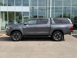 2022 Toyota Hilux SR5