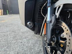 2022 Indian PURSUIT DARK HORSE PREMIUM SILVER QUARTZ SMOKE