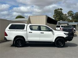 2022 Toyota Hilux SR