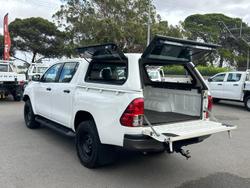 2022 Toyota Hilux SR