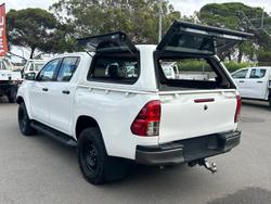 2022 Toyota Hilux SR