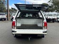 2022 Toyota Hilux SR