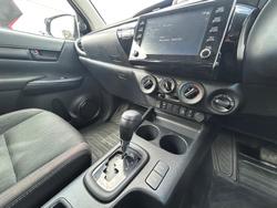 2022 Toyota Hilux SR