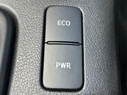 2022 Toyota Hilux SR