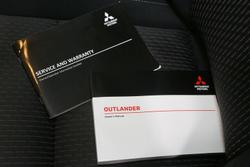 2022 Mitsubishi Outlander LS