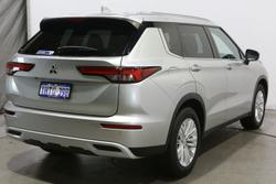 2022 Mitsubishi Outlander LS