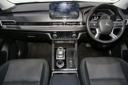 2022 Mitsubishi Outlander LS