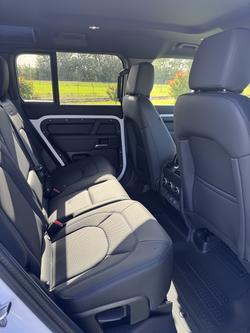 2025 Land Rover Defender 110 D350 X-Dynamic SE