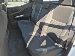 2021 Nissan Navara SL