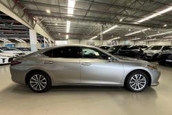 2021 Lexus ES ES300h Luxury