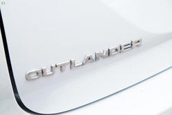 2025 Mitsubishi Outlander LS