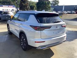 2025 Mitsubishi Outlander LS