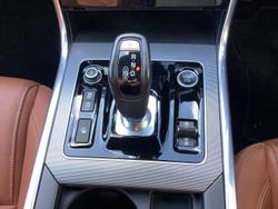 2019 Jaguar XE P300 R-Dynamic SE