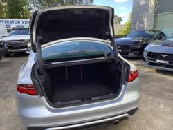 2019 Jaguar XE P300 R-Dynamic SE