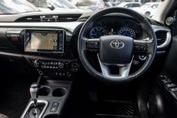 2017 Toyota Hilux SR5