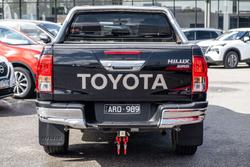 2017 Toyota Hilux SR5