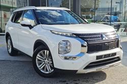 2024 Mitsubishi Outlander LS