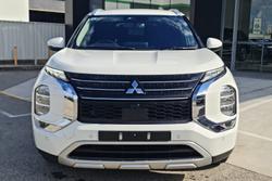 2024 Mitsubishi Outlander LS