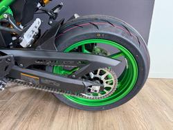 2026 Kawasaki Z900 SE GREEN