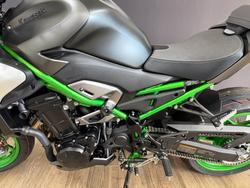 2026 Kawasaki Z900 SE GREEN